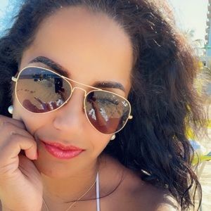 Meet your Posher, Kelli